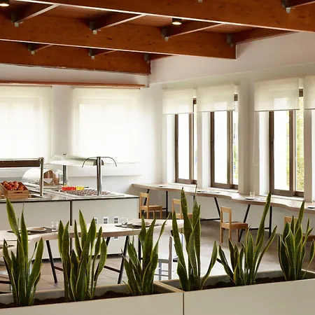 Atlantica מלון מרמרי