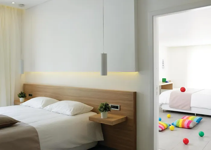 Atlantica 4* مارماري
